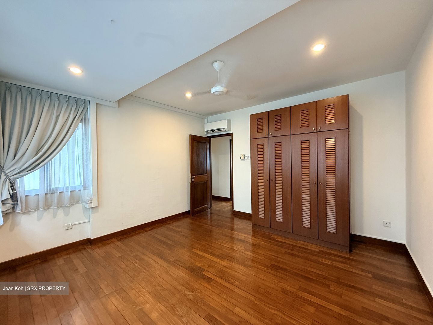 Fernhill Road (D10), Semi-Detached #632929681